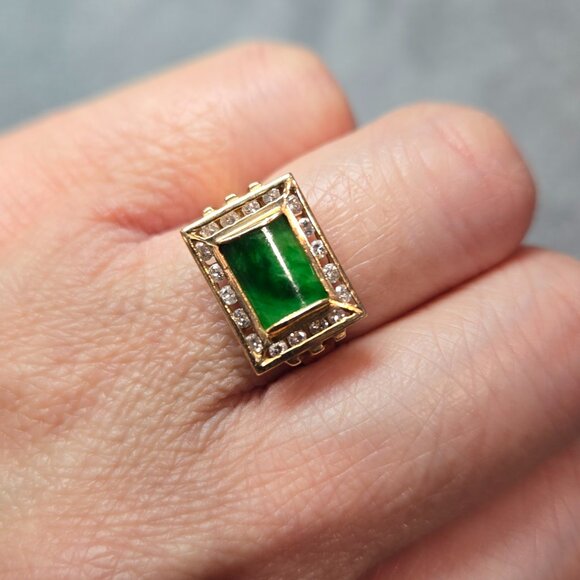 Exquisite Jade & Diamond Cocktail Ring – 18K Gold Elegance - Picture 10 of 11